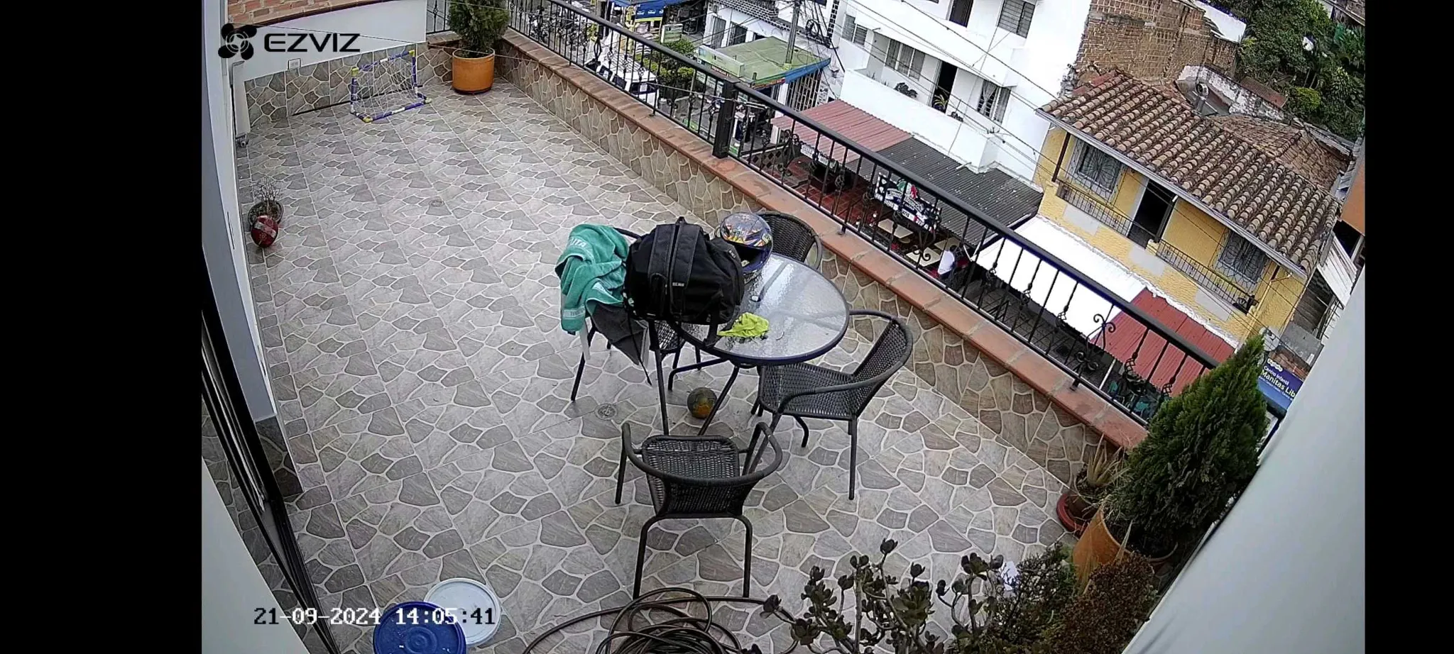 Cámara WiFi de 4 megapixeles (2k+) para exterior ( H3C) + Memoria MicroSD de 64GB - Imagen 6