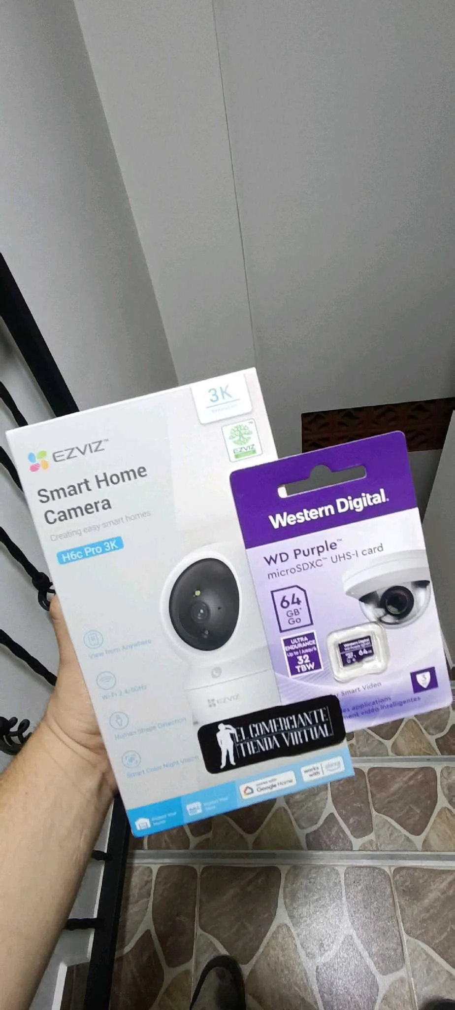 Cámara WiFi 360° C6N 3K ( 5 megapixeles) para interior + Memoria de 64 Gb